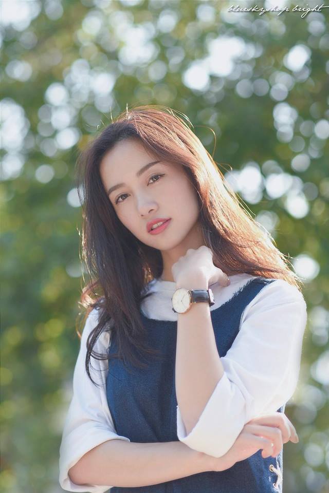 穿丝袜的女社长
